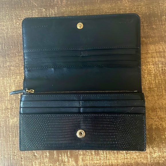 Authentic Black Burberry Wallet - Picture 4 of 8